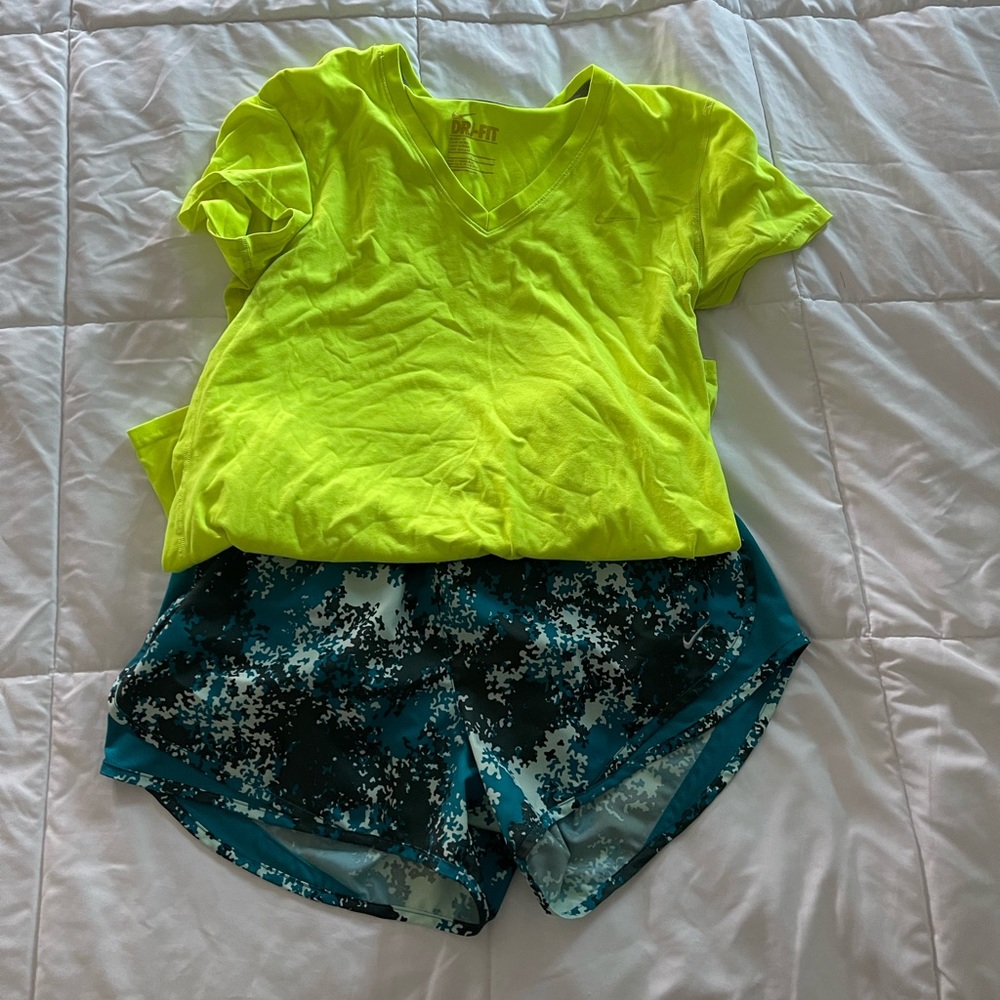Nike L workout bundle